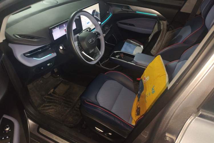Used Geometry M6 2022 580 New Fun Edition Left Front Seat