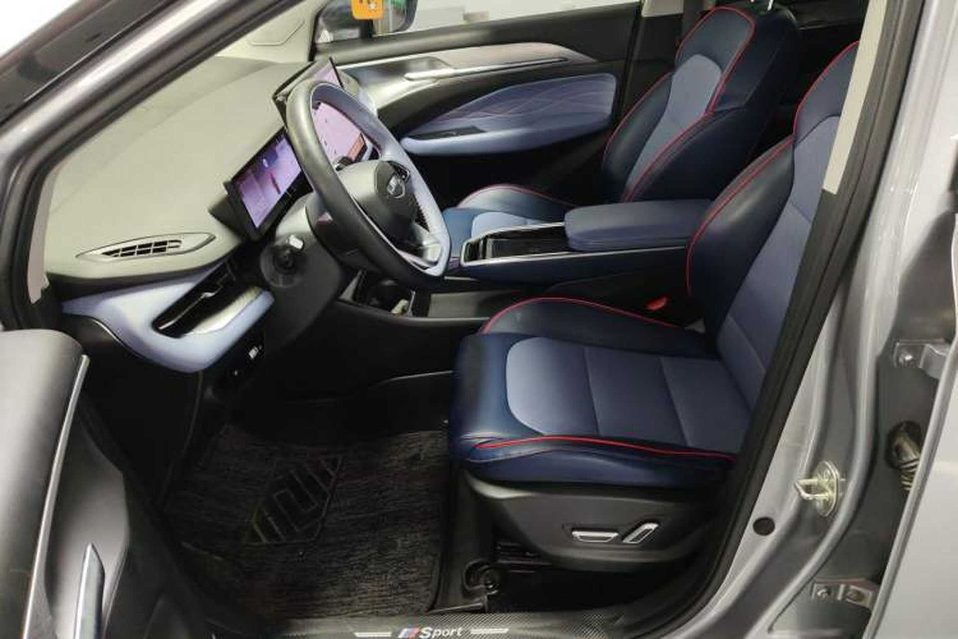 Used Geometry M6 2022 580 New Fun Edition Left Front Seat