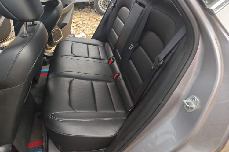 Used Geometry M6  Left Rear Seat