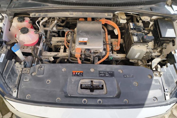Used Geometry M6 2022 580 New Fun Edition Engine Bay