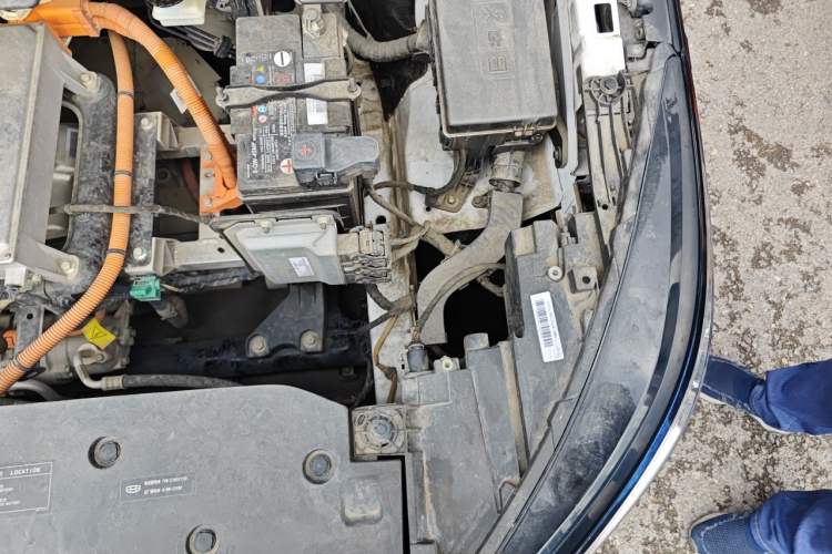 Used Geometry M6 2022 450 New Enjoyment Version Engine Bay Left
