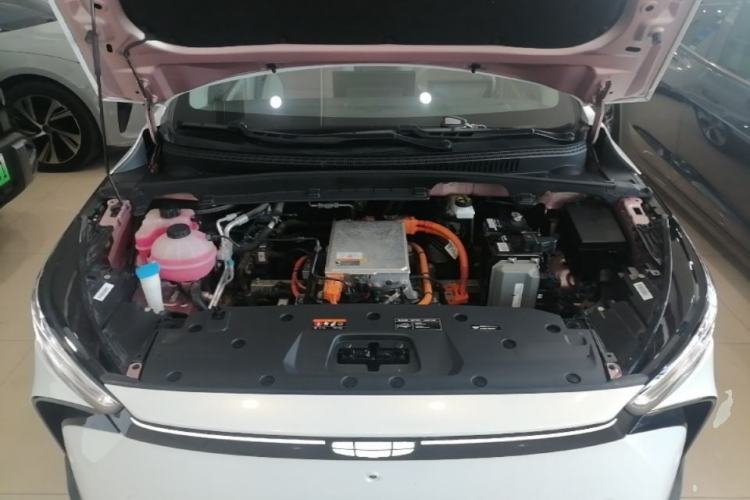 Used Geometry M6 2022 580 New Fun Edition Engine Bay