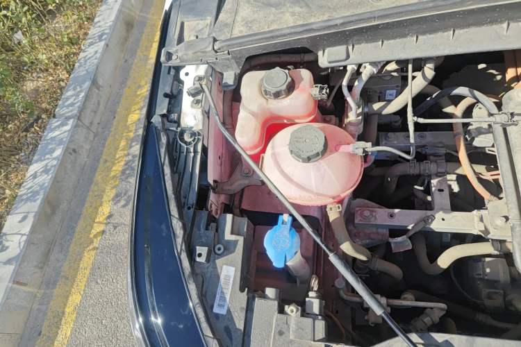 Used Geometry M6 2022 450 New Enjoyment Version Engine Bay Right