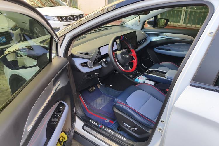 Used Geometry M6 2022 580 New Fun Edition Interior 3