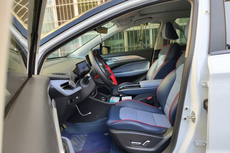 Used Geometry M6 2022 580 New Fun Edition Left Front Seat