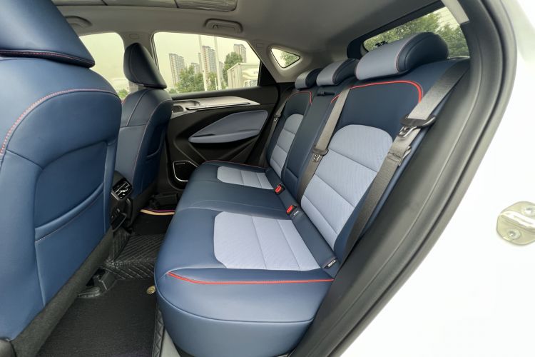 Used Geometry M6 2022 450 New Enjoyment Version Left Rear Seat