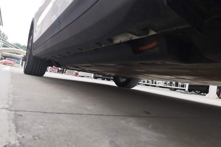 Used Geometry M6 2022 450 New Enjoyment Version Left Side Sill