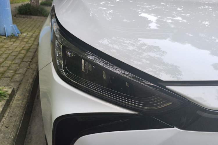 Used Geometry M6 2022 580 New Le Xinying Right Front Headlight