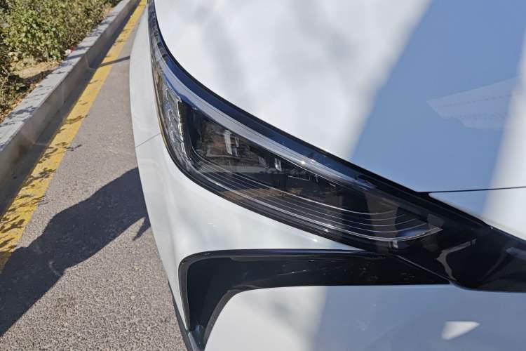 Used Geometry M6 2022 450 New Enjoyment Version Right Front Headlight