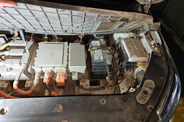 Used GLEAGLE EX3 2018 Luxury Edition Engine Bay Left