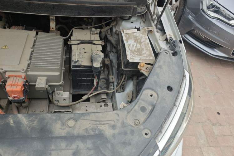 Used GLEAGLE EX3 2018 Luxury Edition Engine Bay Left