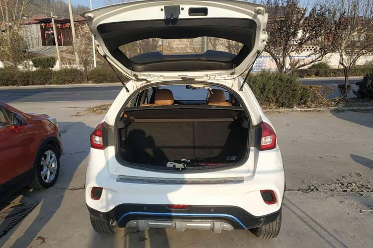 Used GLEAGLE EX3 2018 Smart Enjoyment Model Trunk
