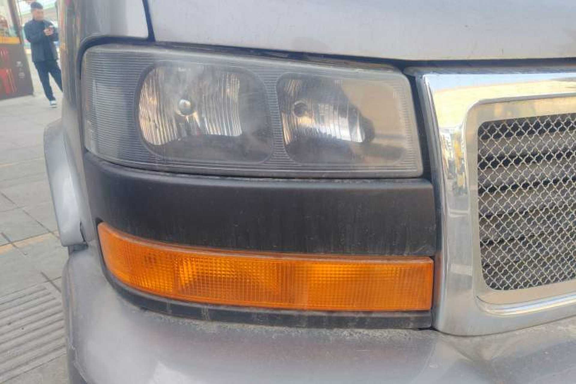 Used GMC SAVANA  Right Front Headlight