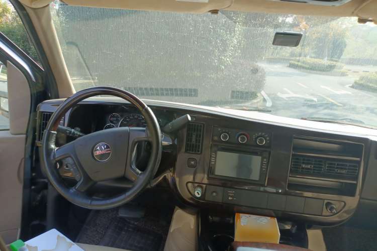 Used GMC SAVANA 2011 6.0L Business Star 7 seats Center Console