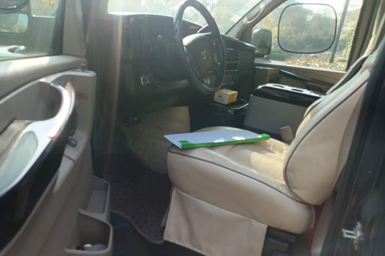 Used GMC SAVANA 2011 6.0L Business Star 7 seats Driver Seat