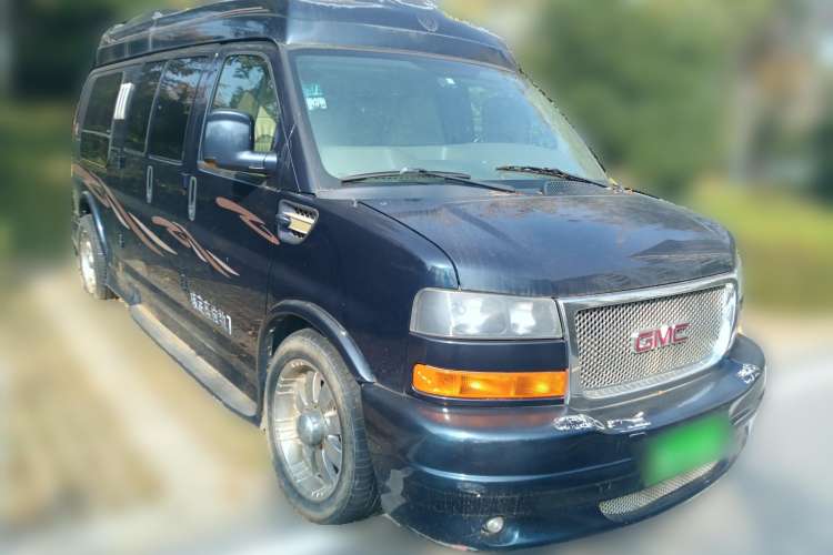 Used GMC SAVANA 2011 6.0L Business Star 7 seats Front Right 45 Deg