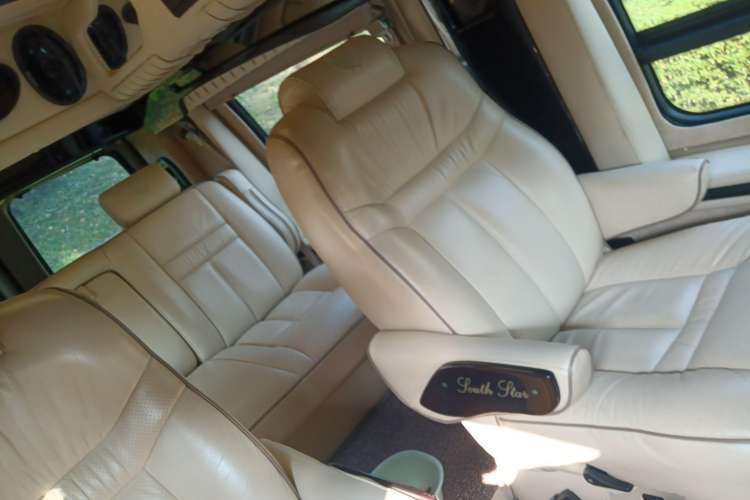 Used GMC SAVANA 2011 6.0L Business Star 7 seats Left Rear Seat