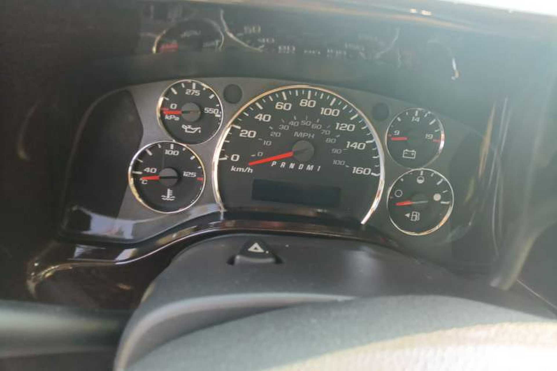 Used GMC SAVANA 2011 6.0L Business Star 7 seats Odometer Close Up