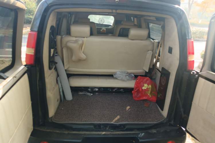 Used GMC SAVANA 2011 6.0L Business Star 7 seats Trunk