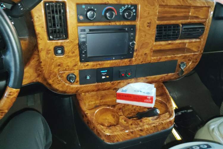 Used GMC SAVANA 2011 6.0L Business Star 10 Seats Audio And AC Panel