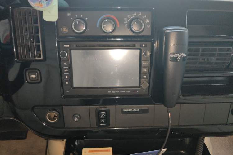 Used GMC SAVANA 2011 5.3L Business Star 7-seater Audio And AC Panel