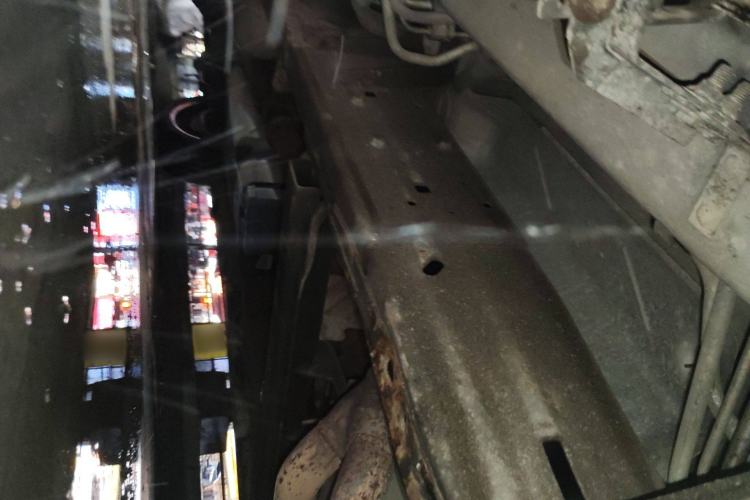 Used GMC SAVANA 2011 6.0L Business Star 10 Seats Chassis Front Right