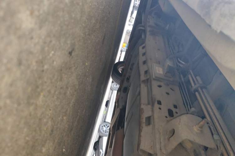 Used GMC SAVANA 2011 5.3L Business Star 7-seater Chassis Rear Left