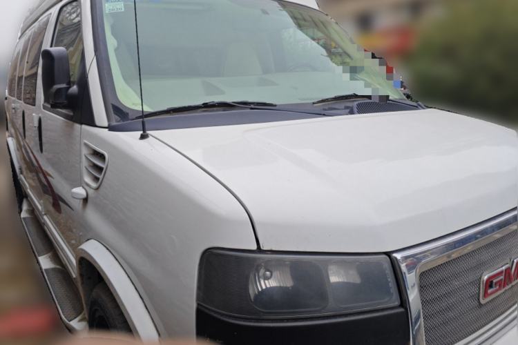 Used GMC SAVANA 2011 5.3L Business Star 7-seater Front Right 45 Deg