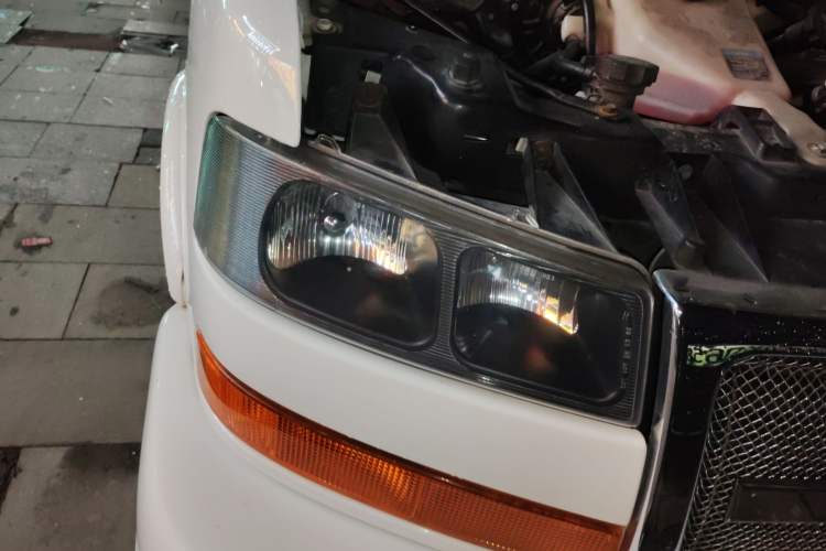 Used GMC SAVANA 2011 6.0L Business Star 10 Seats Right Front Headlight