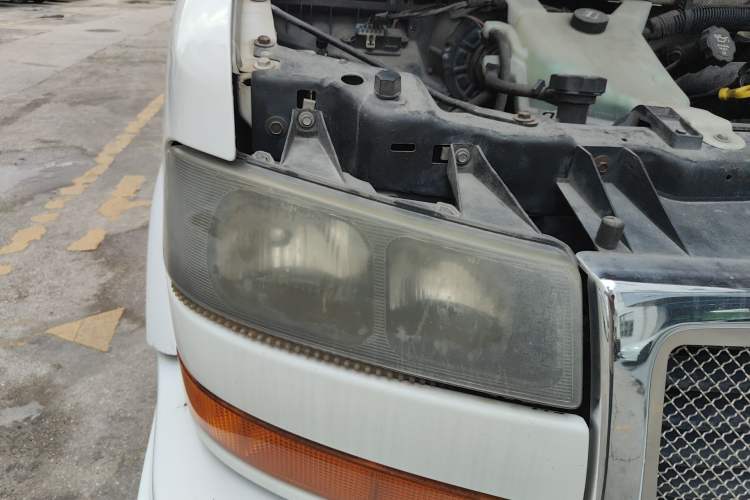 Used GMC SAVANA 2011 5.3L Business Star 7-seater Right Front Headlight