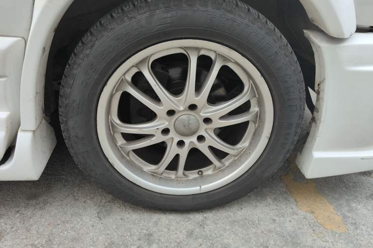 Used GMC SAVANA 2011 5.3L Business Star 7-seater Right Front Wheel Hub