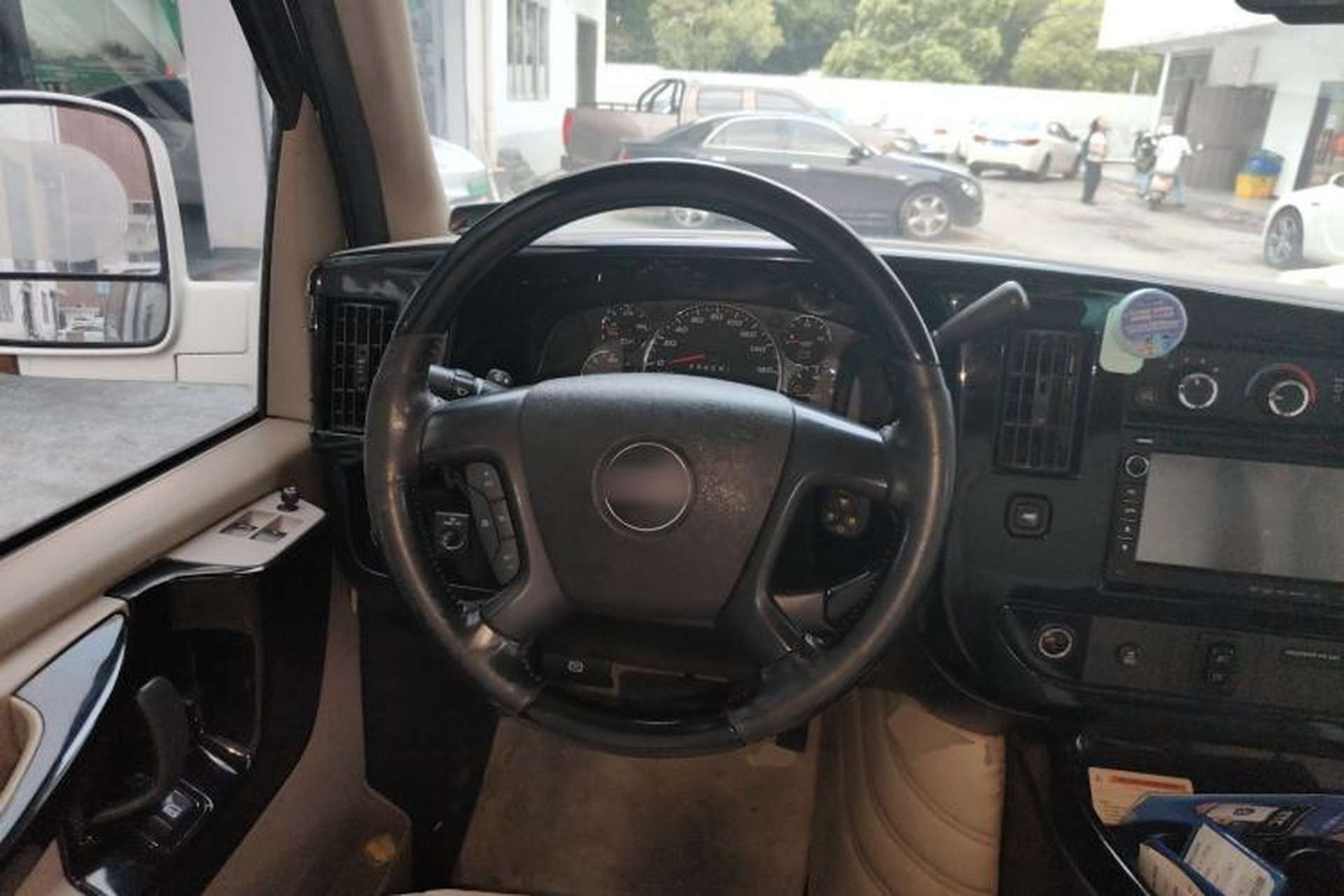Used GMC SAVANA 2011 5.3L Business Star 7-seater Steering Wheel