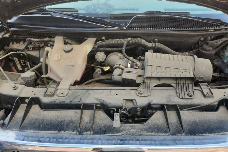 Used GMC SAVANA  Engine Bay
