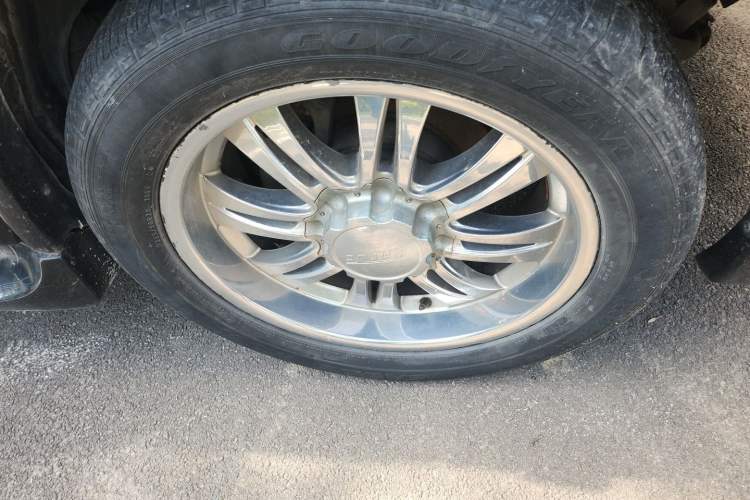 Used GMC SAVANA  Right Front Wheel Hub