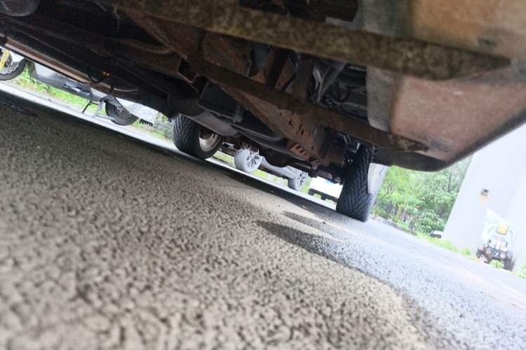 Used GMC SAVANA 2013 6.0L Long Wheelbase Flagship Edition Chassis Front Left