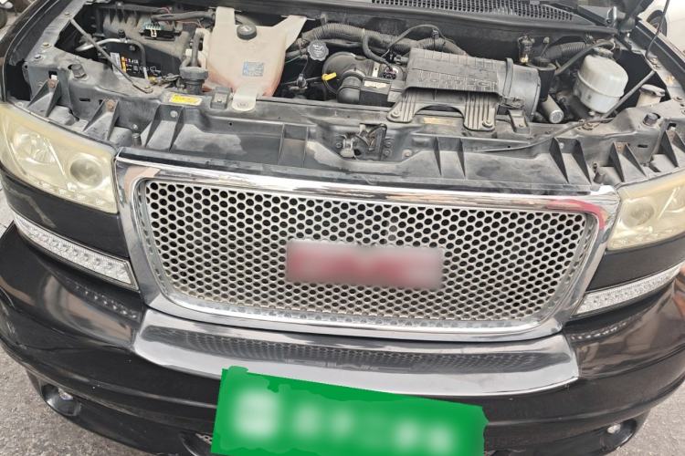 Used GMC SAVANA 2013 5.3L four-wheel-drive Leader Edition Engine Bay