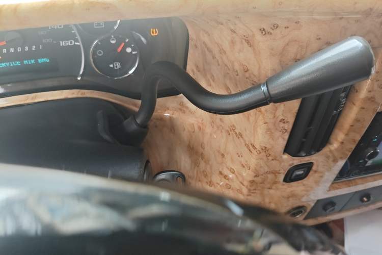 Used GMC SAVANA 2013 5.3L four-wheel-drive Leader Edition Gear Lever