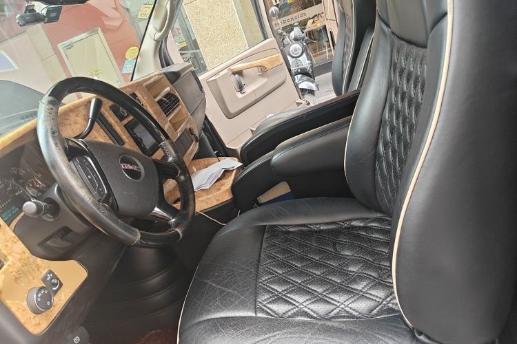 Used GMC SAVANA 2013 5.3L four-wheel-drive Leader Edition Left Front Seat