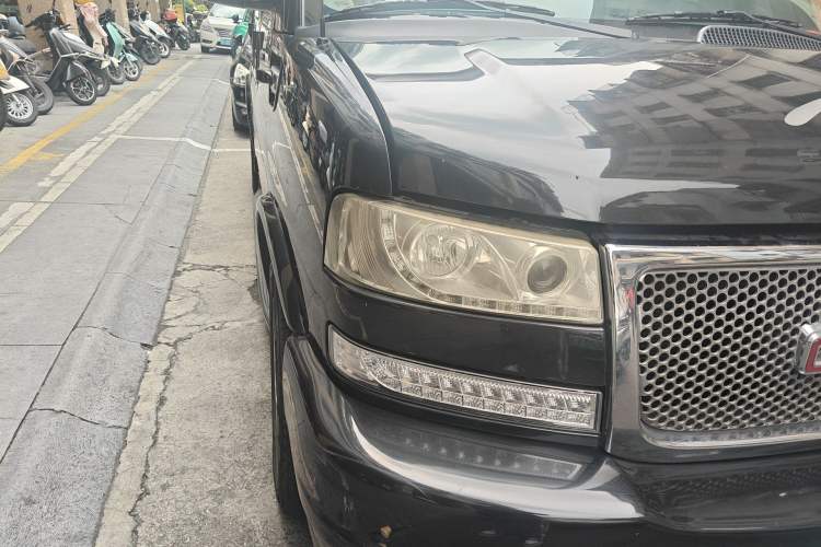 Used GMC SAVANA 2013 5.3L four-wheel-drive Leader Edition Right Front Headlight