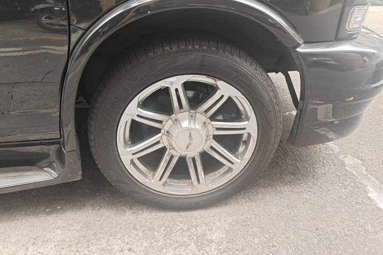 Used GMC SAVANA 2013 5.3L four-wheel-drive Leader Edition Right Front Wheel Hub