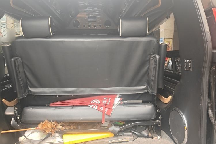 Used GMC SAVANA 2013 5.3L four-wheel-drive Leader Edition Trunk