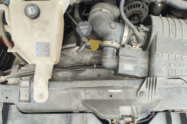 Used GMC SAVANA 2013 6.0L 2500S Sport Edition 7-seater Engine Bay