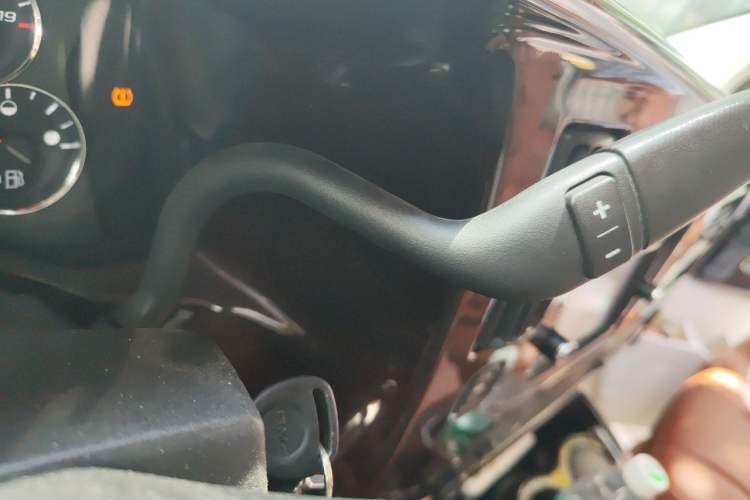 Used GMC SAVANA 2013 6.0L 2500S Sport Edition 7-seater Gear Lever
