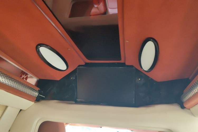 Used GMC SAVANA 2013 6.0L 2500S Sport Edition 7-seater Headliner