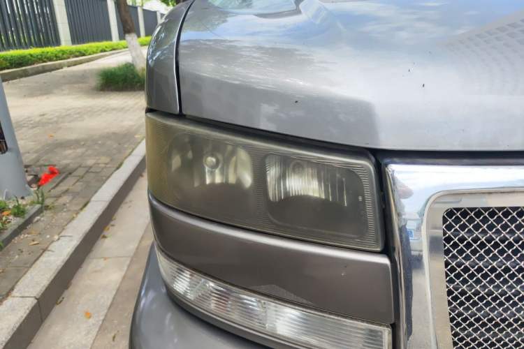 Used GMC SAVANA 2013 6.0L 2500S Sport Edition 7-seater Right Front Headlight
