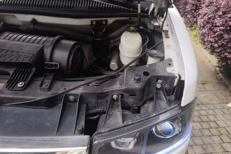 Used GMC SAVANA  Engine Bay Left