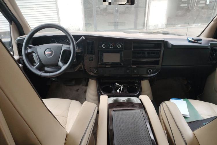 Used GMC SAVANA  Center Console