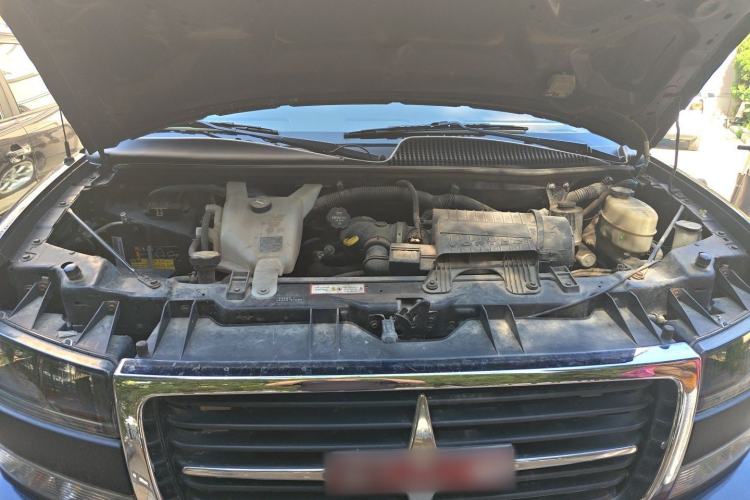 Used GMC SAVANA 2014 5.3L 1500S Prestige Edition Engine Bay