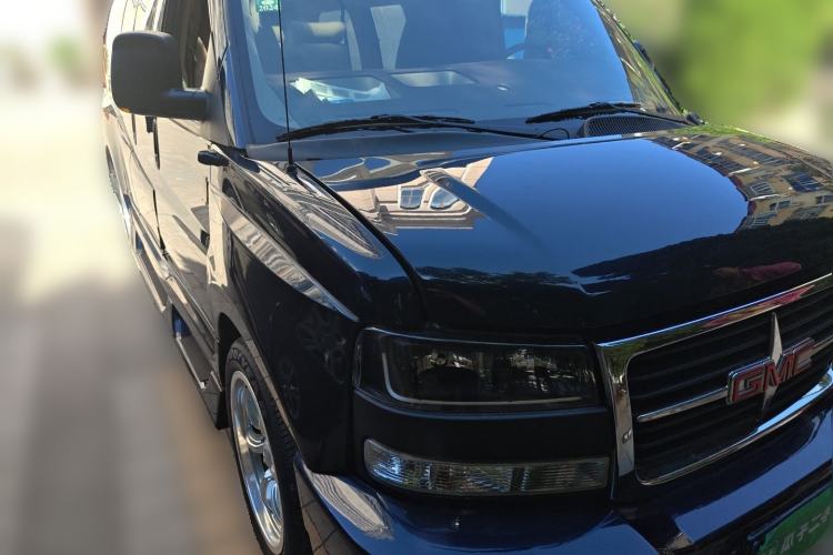 Used GMC SAVANA 2014 5.3L 1500S Prestige Edition Front Right 45 Deg