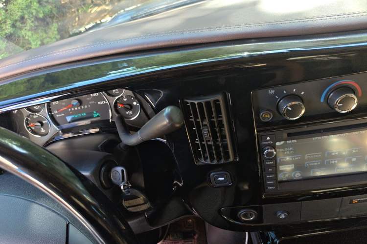 Used GMC SAVANA 2014 5.3L 1500S Prestige Edition Gear Lever